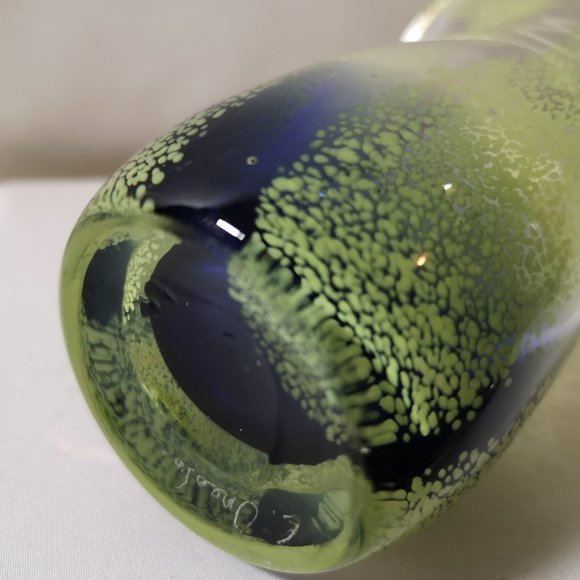 Beautiful Artist Signed Tulip Shape Glass Art Vase Green w Purple-Blue - Picture 5 of 5